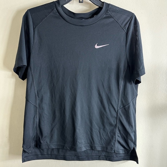 Nike Dri Fit Tee - Picture 1 of 3